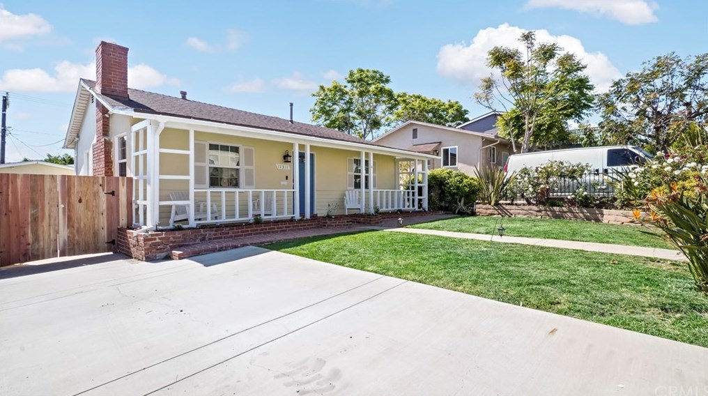 11318 Biona Dr, Los Angeles, CA 90066-3402
