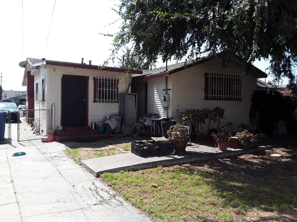 439 71st St, Los Angeles, CA 90003-1707