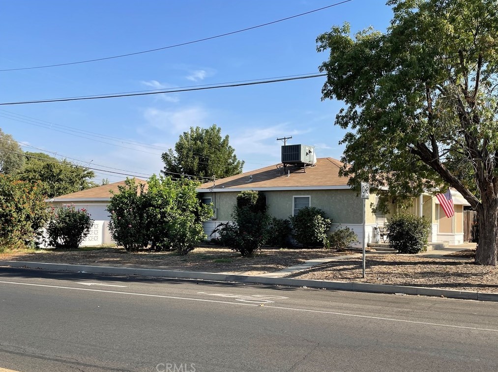 2320 Olympic Dr, Bakersfield, CA 93308