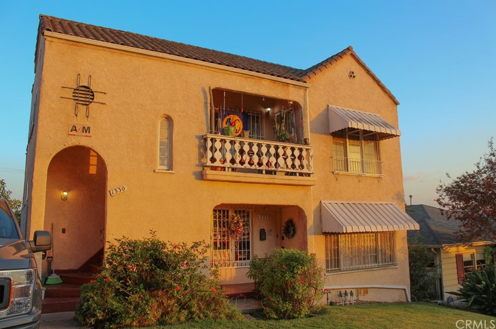 1330 Keniston Ave, Los Angeles CA  90043-2224 exterior