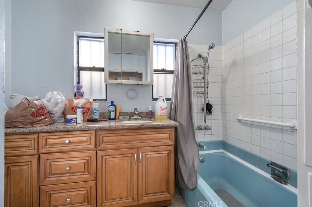 1455 94th St, Los Angeles CA  90047-3911 exterior