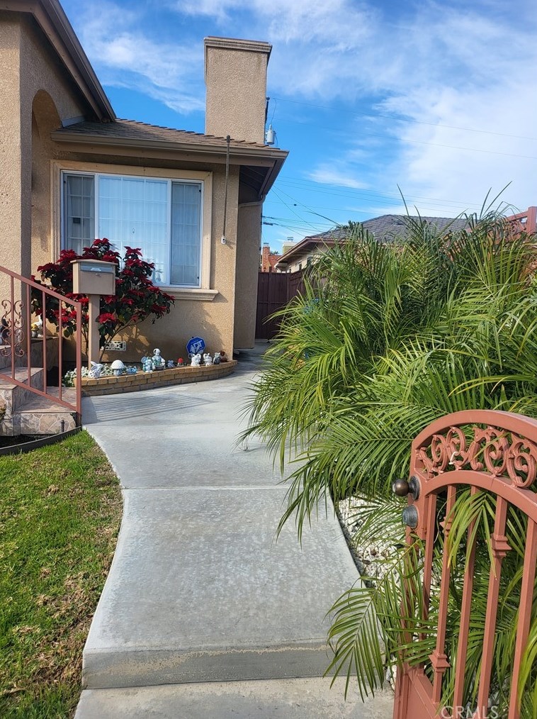 11803 Casimir Ave, Hawthorne, CA 90250