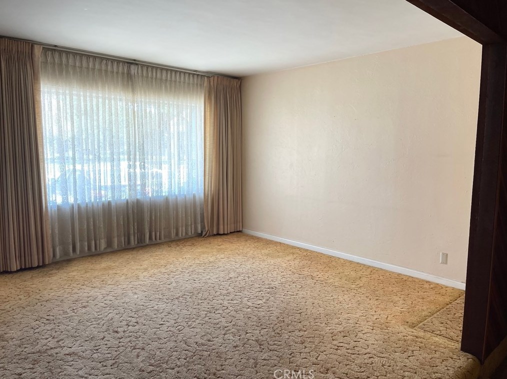 13423 Glasgow Pl, Hawthorne, CA 90250