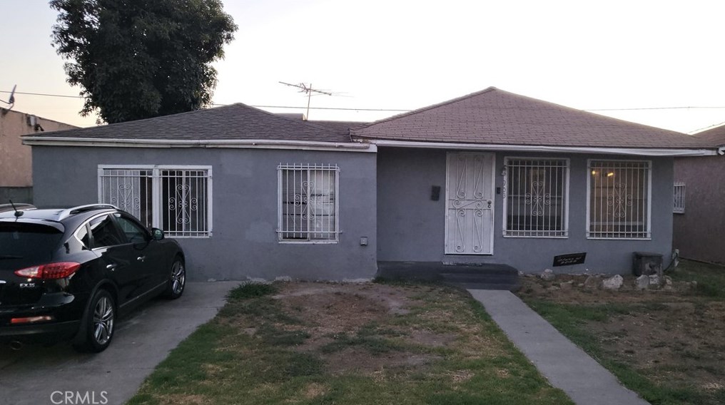 903 N Van Ness Ave, Compton, CA 90221