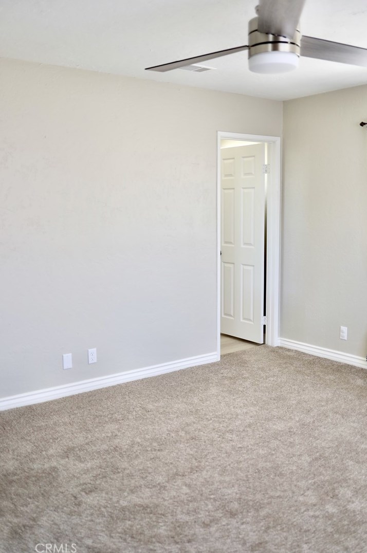 19030 Sheffield St, Hesperia CA  92345-6754 exterior