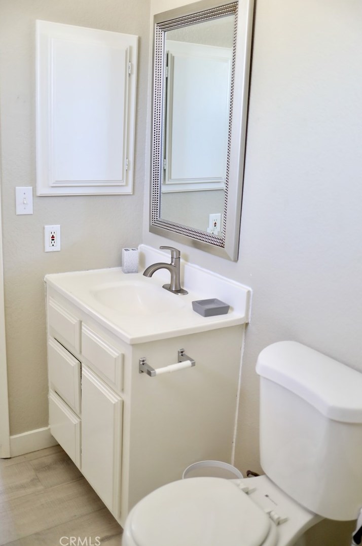 19030 Sheffield St, Hesperia CA  92345-6754 exterior