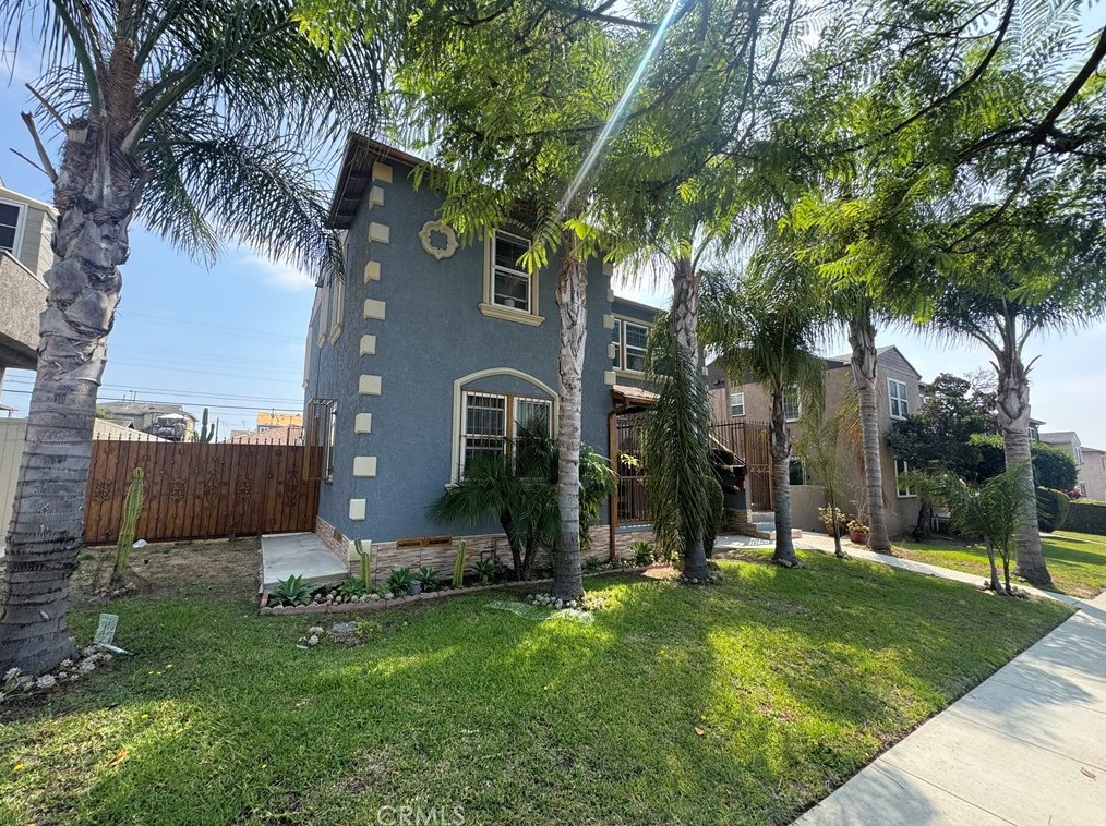 10418 Van Ness Ave, Los Angeles, CA 90047-4357