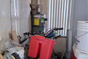 270 E Heath Ln, Long Beach, CA 90805 - Photo 20