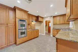 10524 S 8th Pl, Inglewood, CA 90303 - Photo 12