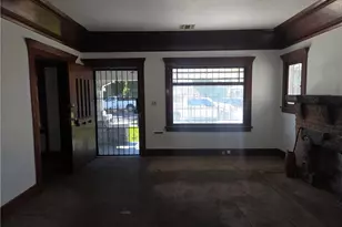 555 W 43rd, Los Angeles, CA 90037 - Photo 4