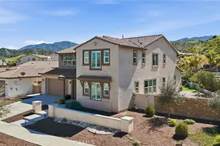 25251 Golden Maple, Canyon Country, CA 91387 - Photo 2