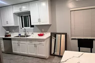 1205 W 57th, Los Angeles, CA 90037 - Photo 14