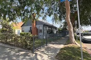 2121 W 70th, Los Angeles, CA 90047 - Photo 10