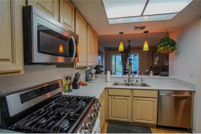 15735 Nordhoff #26, Los Angeles, CA 91343 - Photo 6