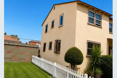 10200 S Wilton Place, Los Angeles, CA 90047 - Photo 2