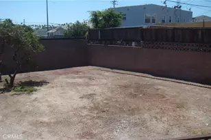 1842 W 43rd Pl, Los Angeles, CA 90062 - Photo 22