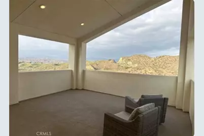27148 Skyland, Valencia, CA 91381 - Photo 2