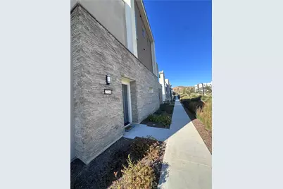 27148 Skyland, Valencia, CA 91381 - Photo 36
