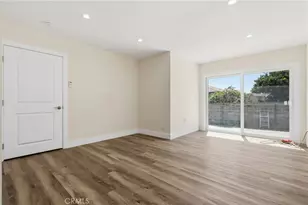 10517 Cimarron, Los Angeles, CA 90047 - Photo 8