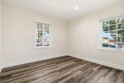 10517 Cimarron, Los Angeles, CA 90047 - Photo 12