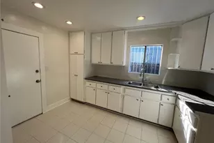 1110 W 92nd St, Los Angeles, CA 90044 - Photo 8
