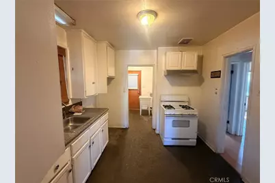 800 W 99th St Street, Los Angeles, CA 90044 - Photo 8
