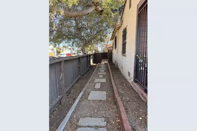 800 W 99th St Street, Los Angeles, CA 90044 - Photo 22