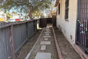 800 W 99th St St, Los Angeles, CA 90044 - Photo 22