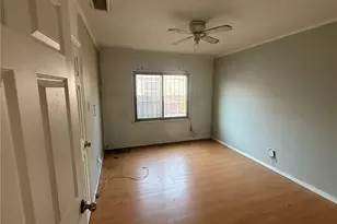800 W 99th St St, Los Angeles, CA 90044 - Photo 10