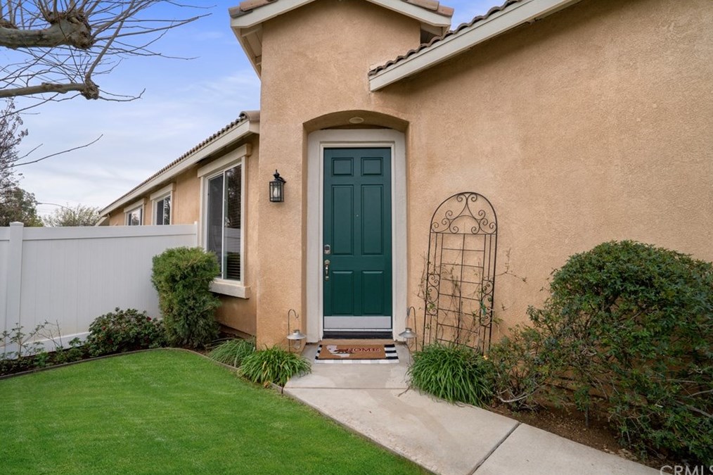 693 Canyon Crest Rd, Beaumont, CA 92223-6432