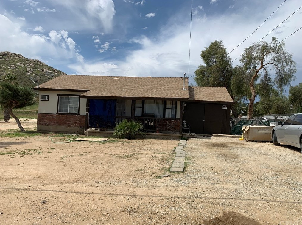 13635 Oliver St, Moreno Valley CA  92555-5621 exterior
