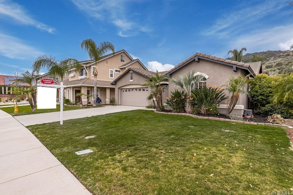 8593 Rolling Hills Dr, Corona, CA 92883-9155