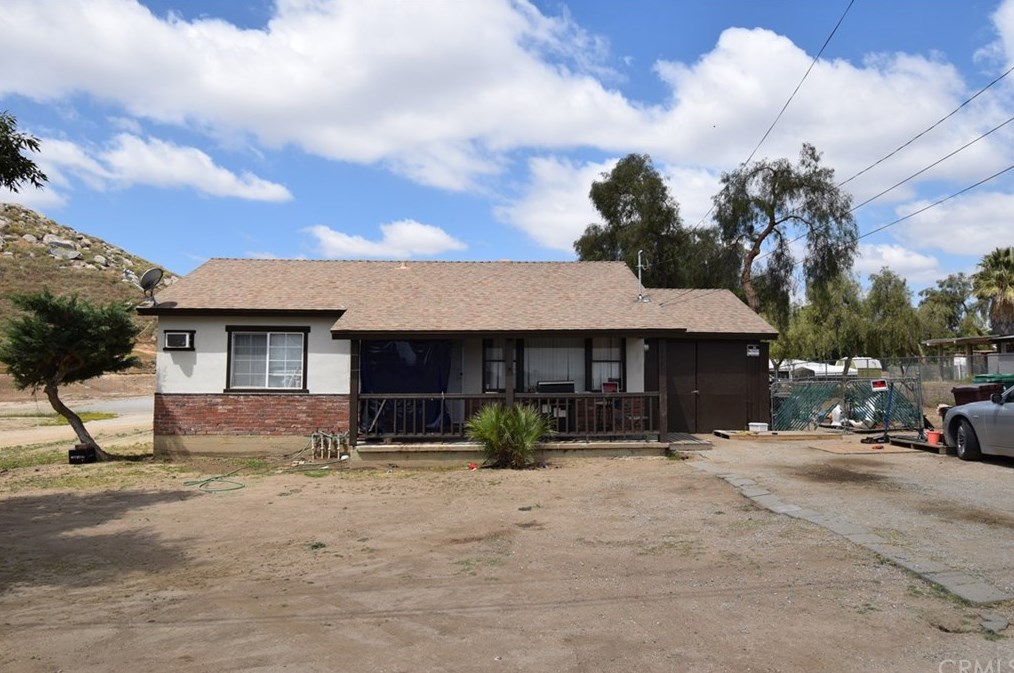 13635 Oliver St, Moreno Valley CA  92555-5621 exterior
