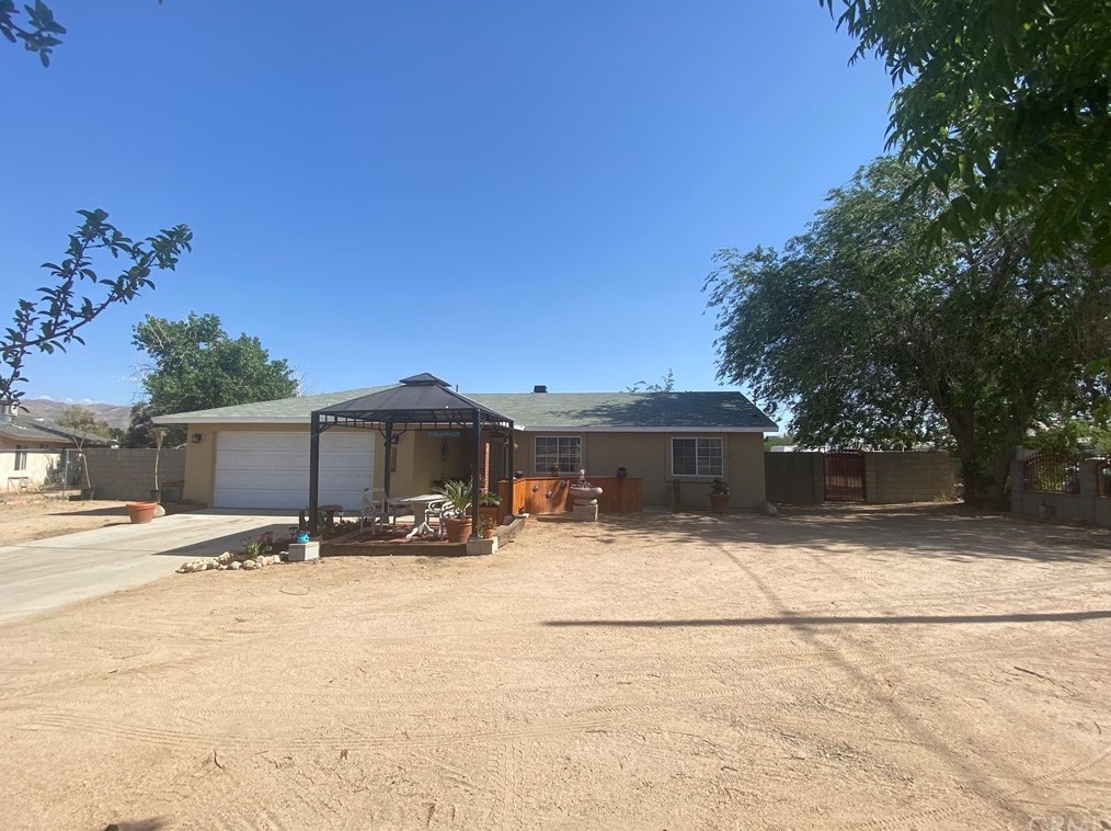 18775 Rocksprings Rd, Hesperia, CA 92345-6729