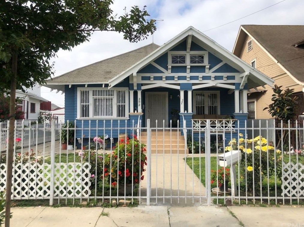 202 45th St, Los Angeles, CA 90011-3421