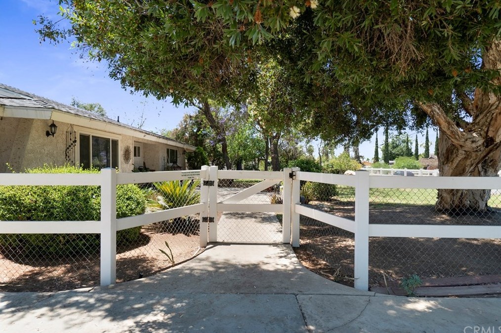 18921 Roberts Rd, Riverside, CA 92508