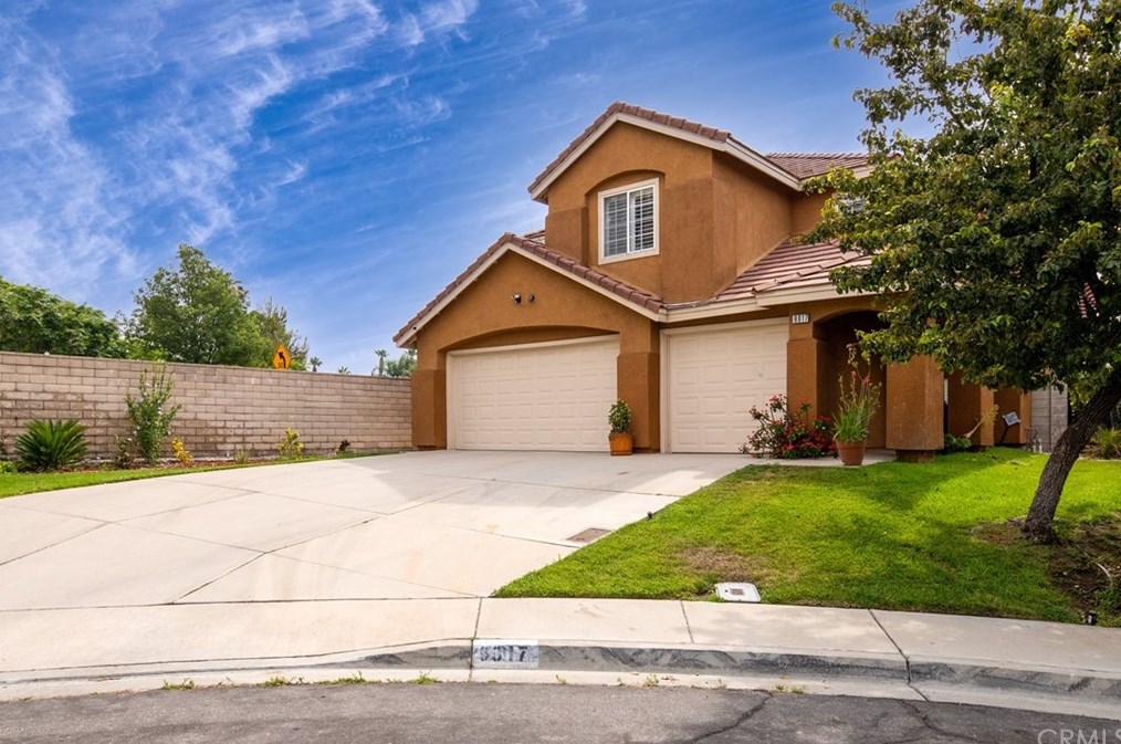 8017 Riviera Ct, Fontana, CA 92336-3761