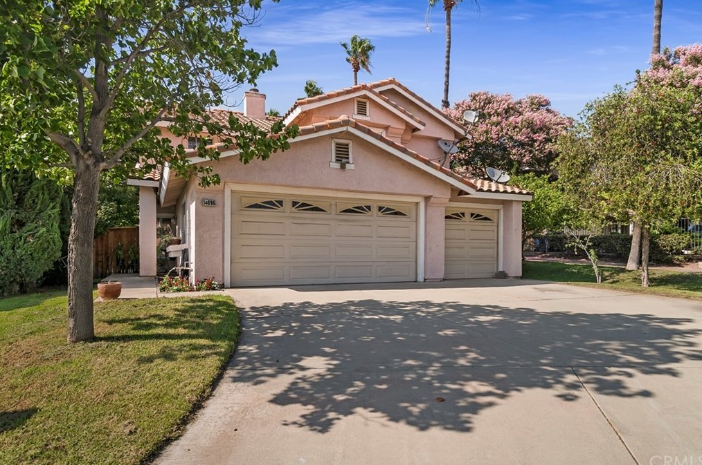 14096 Ticonderoga Ct, Fontana, CA 92336-3551