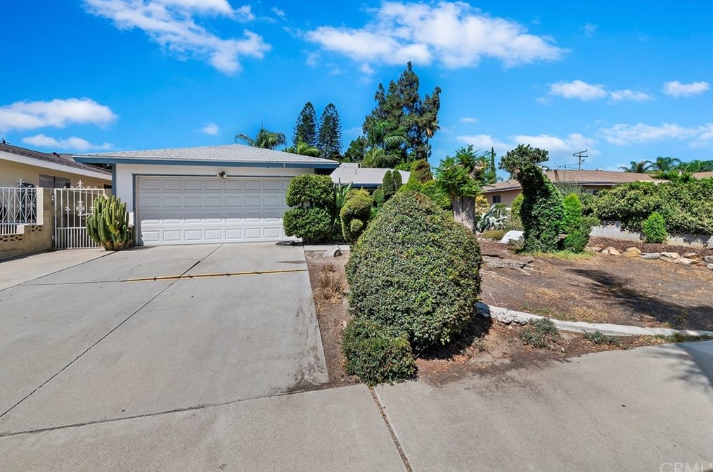17544 Orchid Dr, Fontana, CA 92335-5042