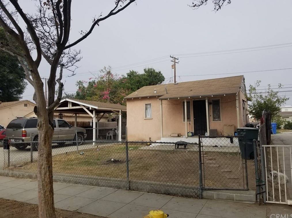 915 3rd St, Pomona, CA 91766-1420