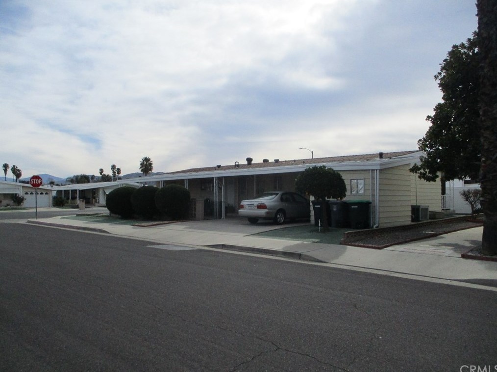 925 Palm Ave, Hemet, CA 92543-6963
