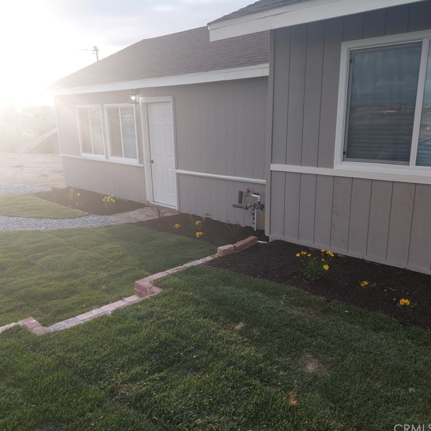 11010 E Ave, Hesperia, CA 92345-5213