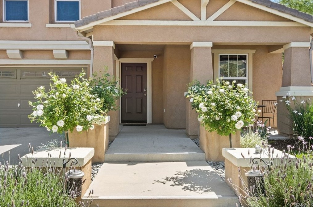 565 Bailey Ln, San Jacinto, CA 92582
