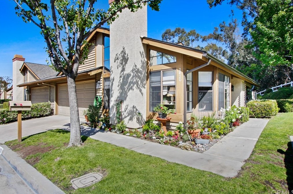 2420 Applewood Circle #32, Fullerton, CA 92833