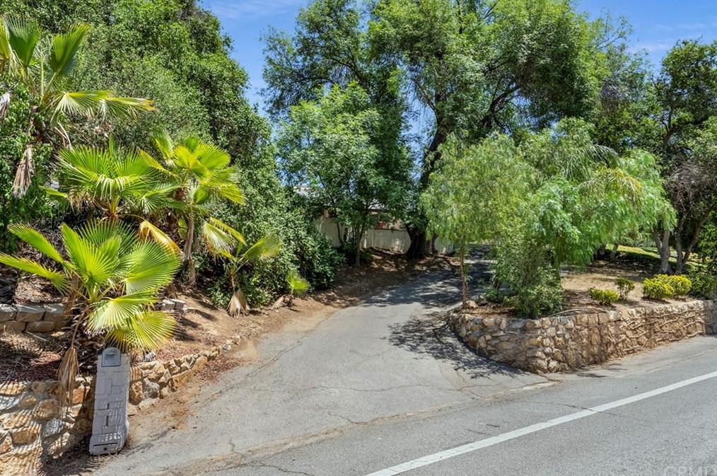 5064 Myrtle Ave, Riverside, CA 92506