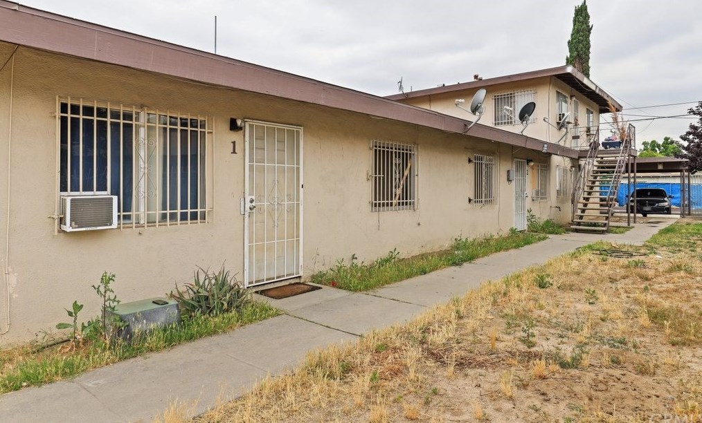 7372 Elm St, San Bernardino, CA 92410