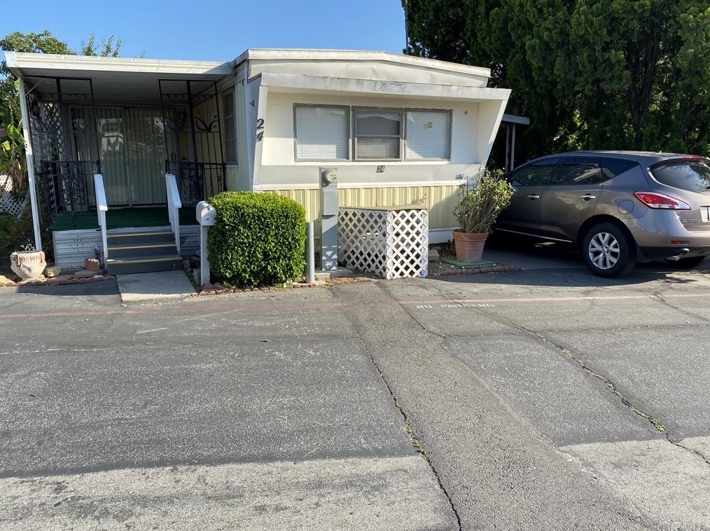 8787 Locust Ave, Fontana, CA 92335-5158