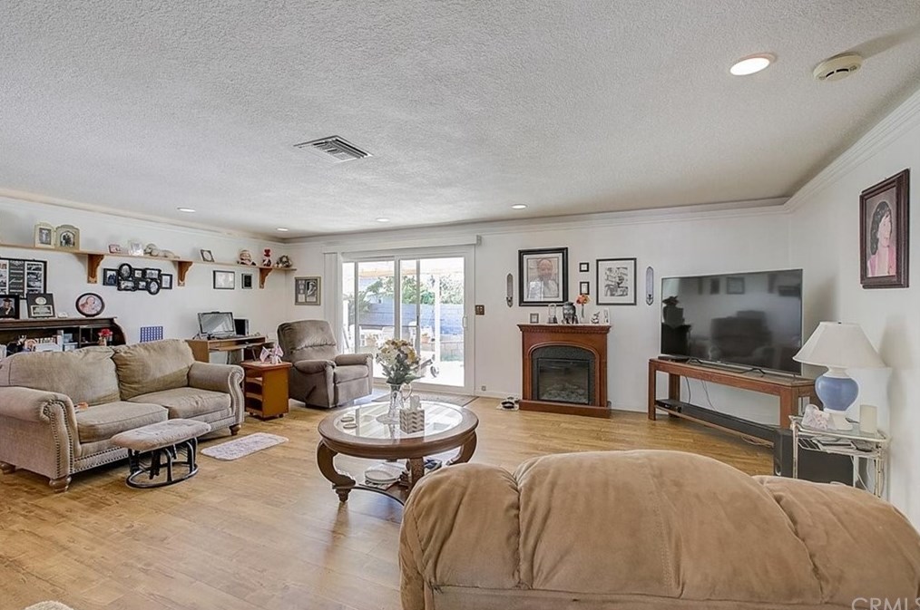 9830 Santa Anita Ave, Montclair, CA 91763