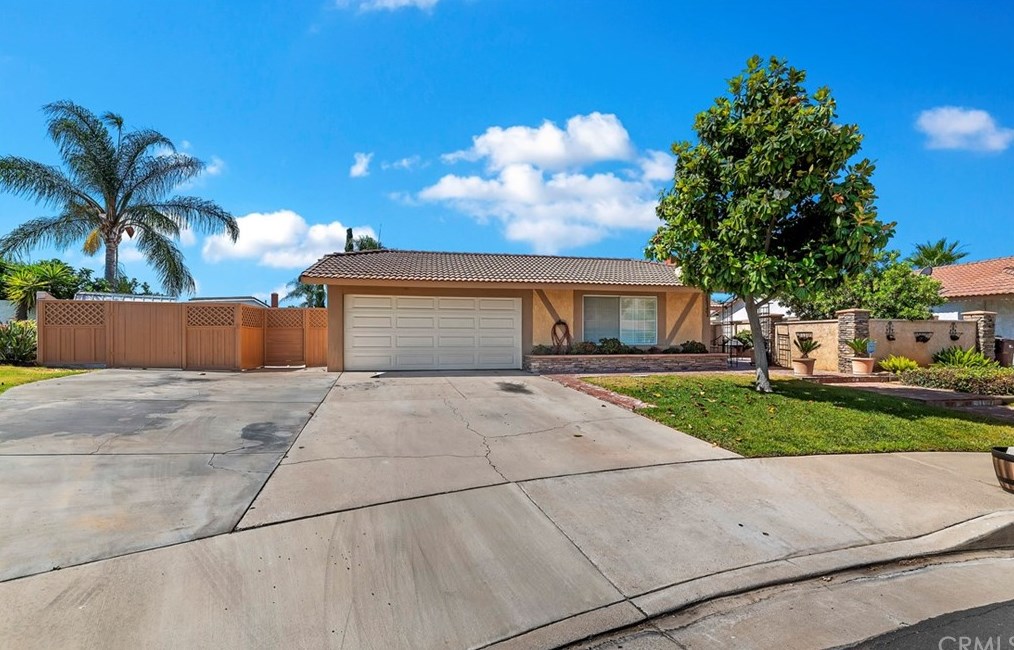 23121 Yarborough Dr, Moreno Valley, CA 92553-5215