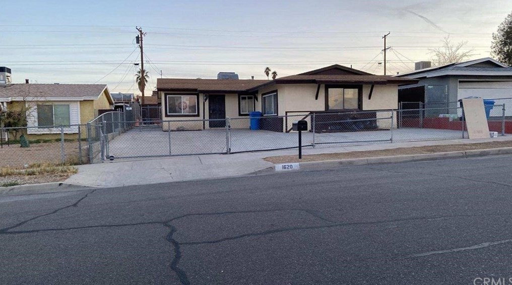 1620 Church St, Barstow, CA 92311-5658
